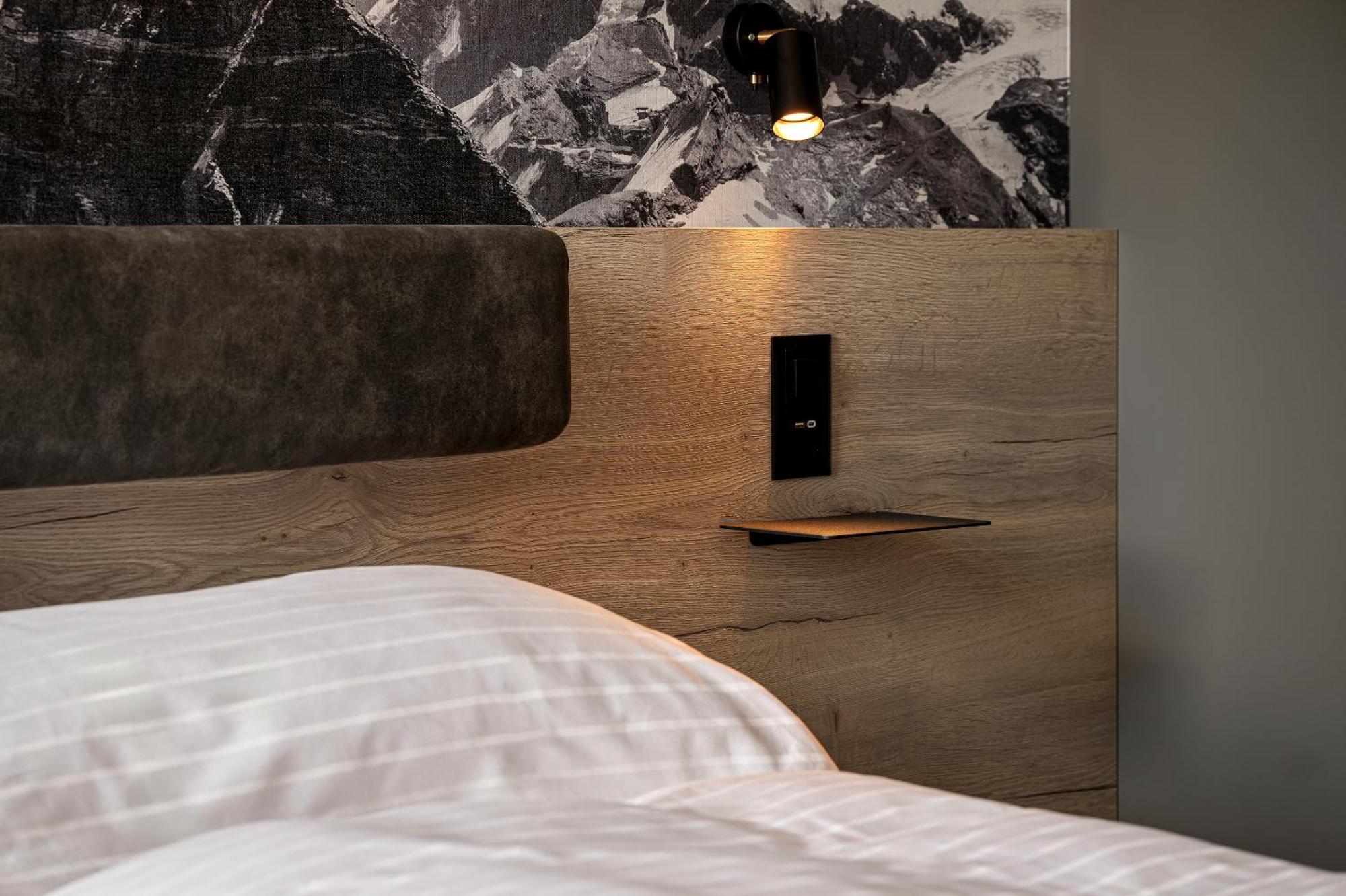 Hotel Zleep Lausanne-chavannes 3*